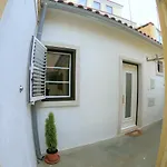 Madragoa House Apartments